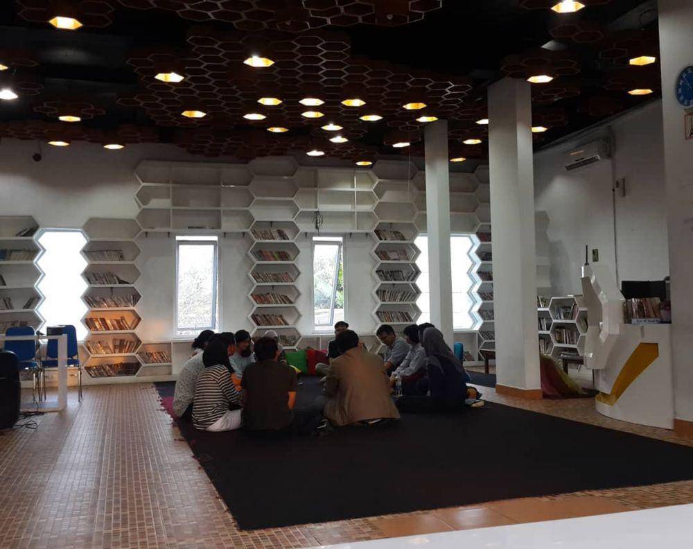 Potret Cafe Buku Deqiko (instagram.com/cafedeqiko_)
