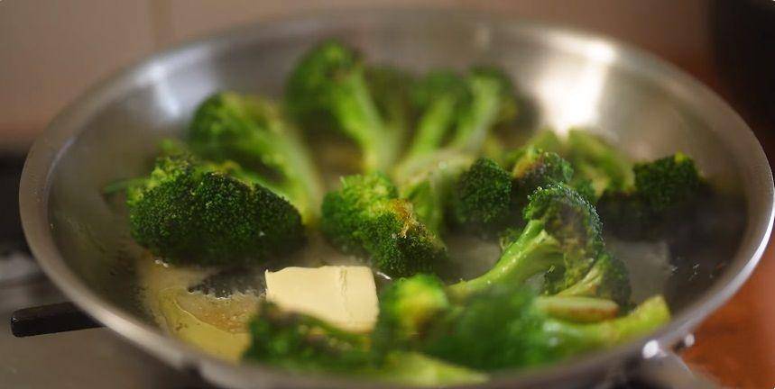 ilustrasi butter garlic broccoli (dok. YouTube.com/Recipe30)