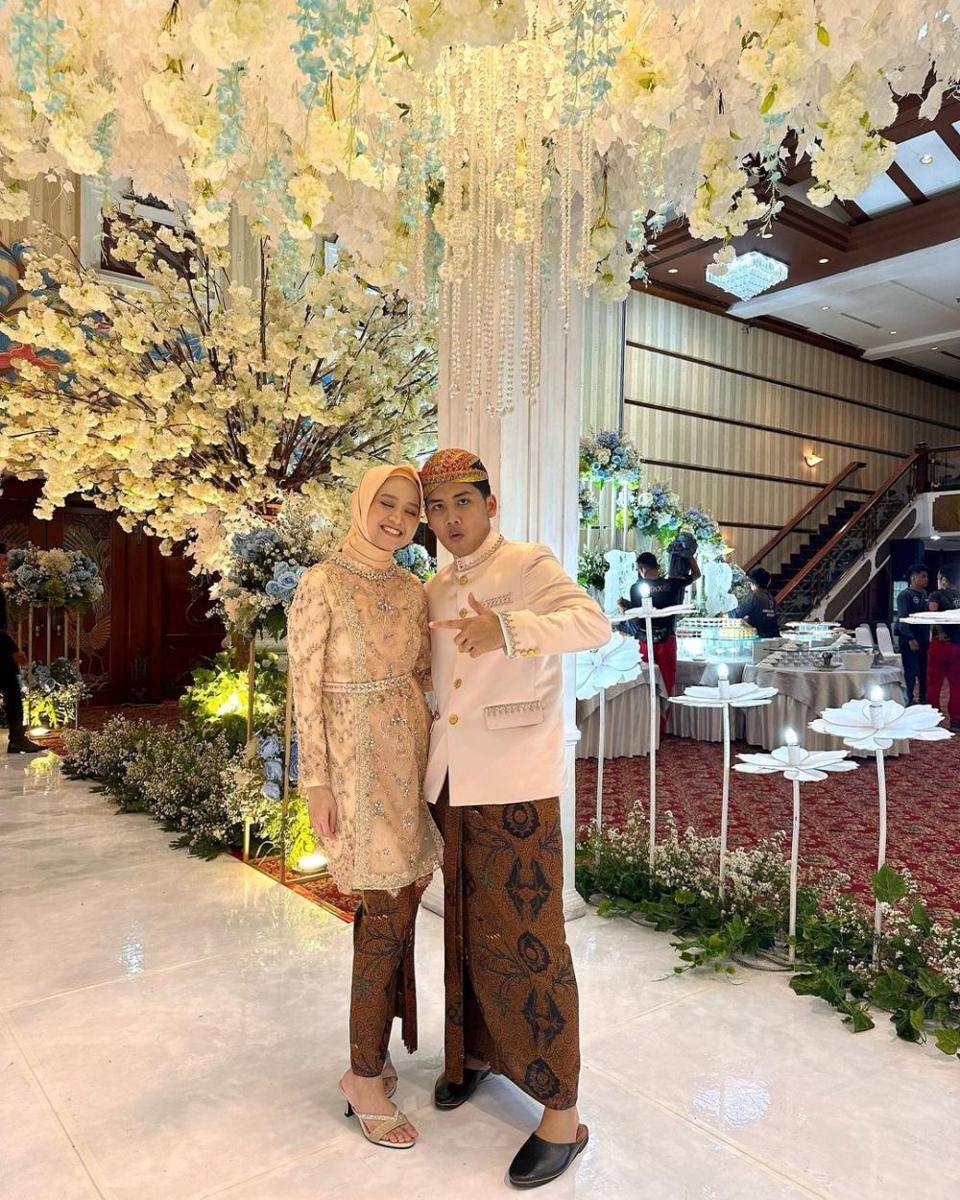 inspirasi gaya etnik ala Alca Octaviani (instagram.com/alcaoctvn)