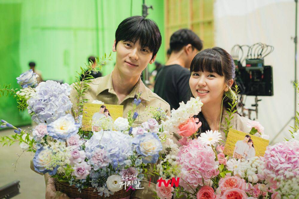 cast My Lovely Liar (instagram.com/tvn_drama)