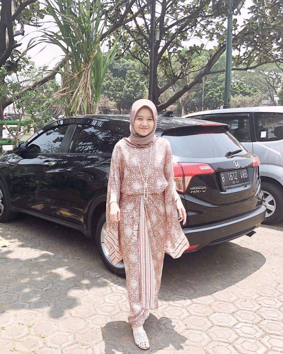 inspirasi gaya etnik ala Alca Octaviani (instagram.com/alcaoctvn)