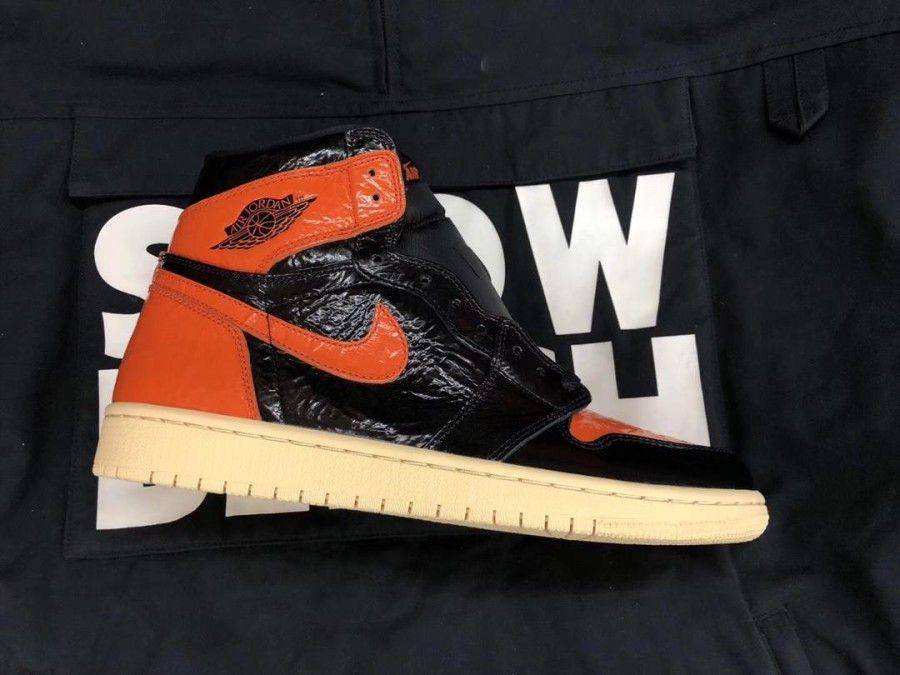 Air Jordan Shattered Backboard (www.tokopedia.com)