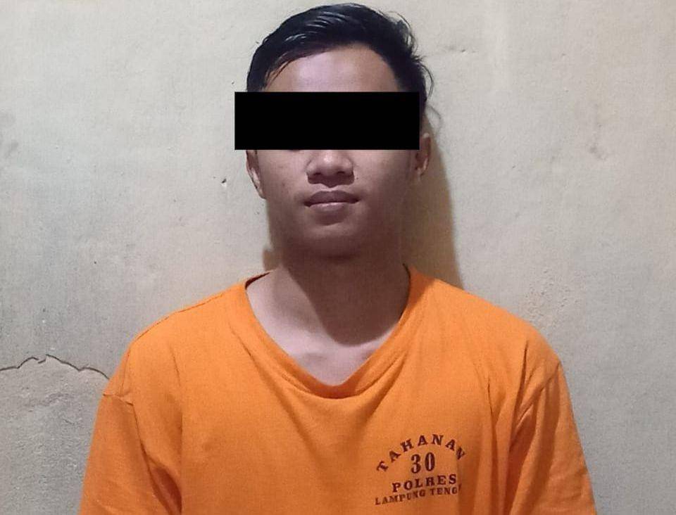 Tampang AS, karyawan Awong Cell di Lampung Tengah bawa kabur uang reseller konter ratusan juta rupiah. (DOK. Polsek Terbanggi Besar).