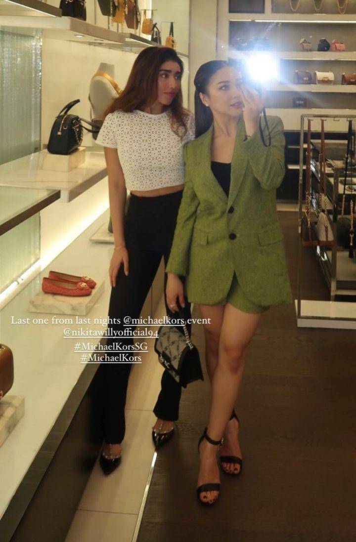 Nikita Willy hadiri event Michael Kors (Instagram.com/ssabihaislam)