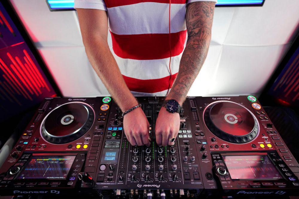 5 Rekomendasi DJ Controller Terbaik untuk Pemula, Cek Langsung!