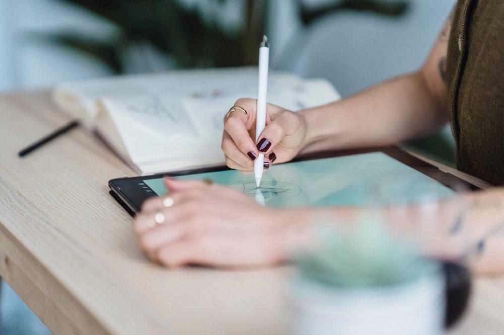 5 Aplikasi Menggambar Gratis Terbaik di Android, Tools Lengkap!