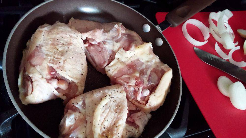 ilustrasi potongan daging ayam (pixabay.com/artiste29)