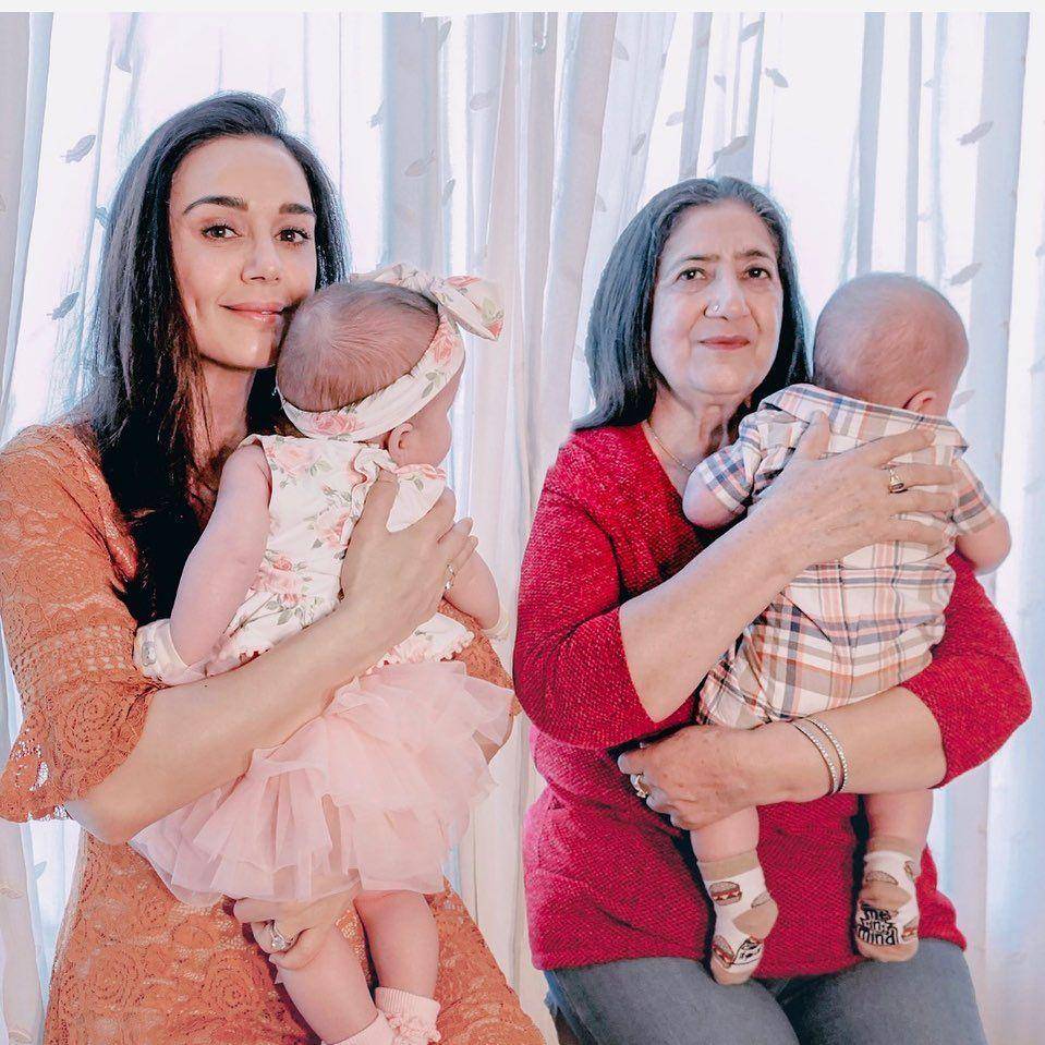 keluarga Preity Zinta (instagram.com/realpz)
