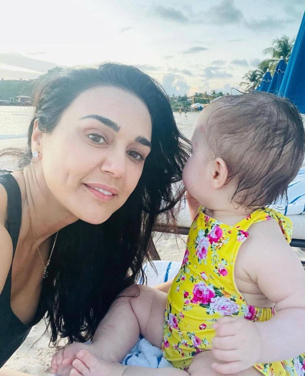 Preity Zinta dan putrinya (instagram.com/realpz)