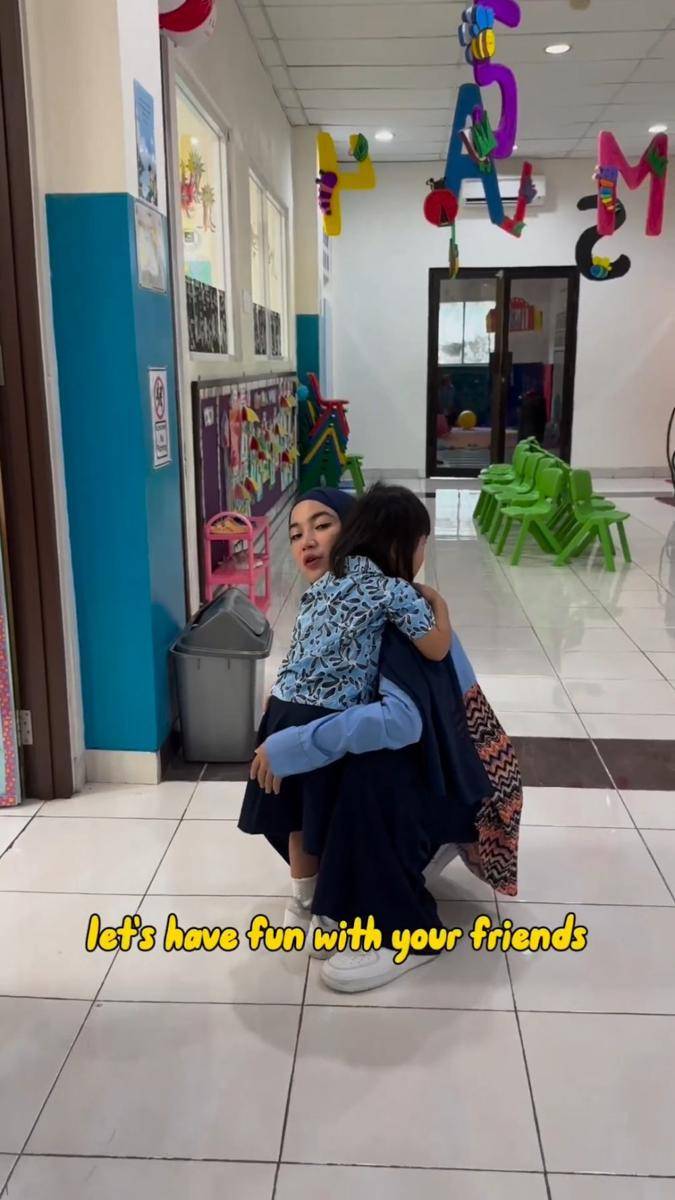 potret Chacha Frederica antar Cassia kembali bersekolah (instagram.com/chafrederica)