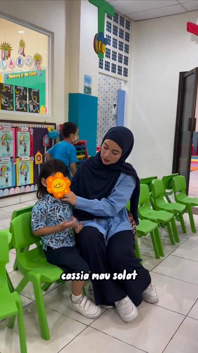 potret Chacha Frederica antar Cassia kembali bersekolah (instagram.com/chafrederica)
