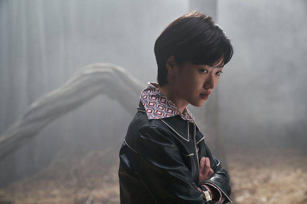 Jeon Yeo Bin di film Cobweb (instagram.com/barunsonena.contents)