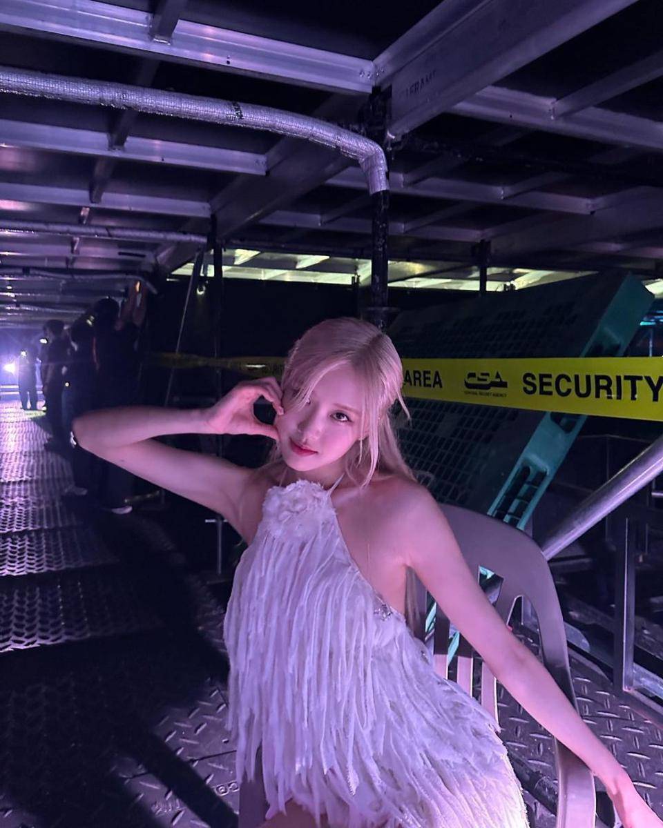 Rosé di BORN PINK FINALE IN SEOUL (instagram.com/roses_are_rosie)