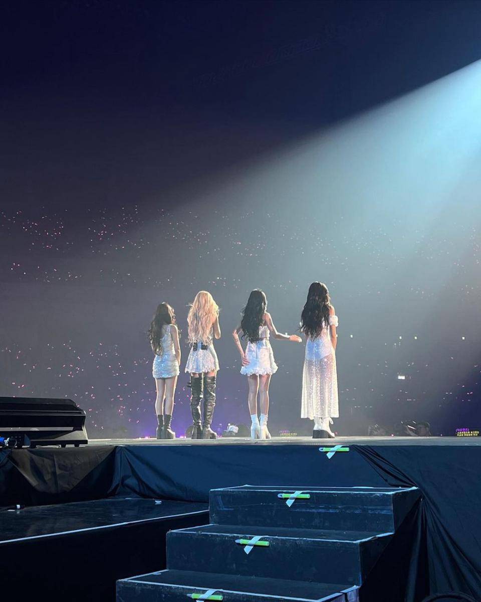Rosé di BORN PINK FINALE IN SEOUL (instagram.com/roses_are_rosie)