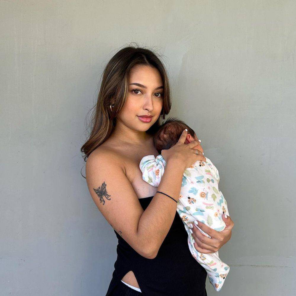potret Jennifet Coppen punya tato kupu-kupu (instagram.com/jennifercoppenreal20)
