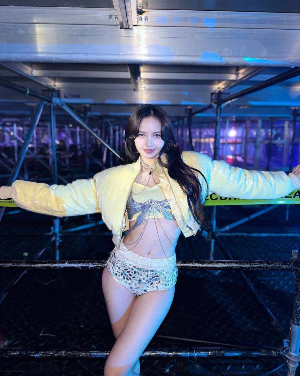 Lisa di BORN PINK FINALE IN SEOUL (instagram.com/lalalalisa_m)