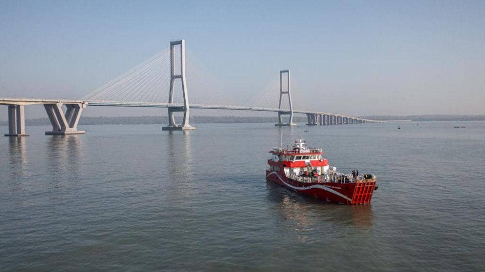 Rumah Sakit (RS) apung Kapal Laksamana Malahayati milik Badan Penanggulangan Bencana (Baguna) DPP PDI Perjuangan bersandar di Surabaya. (Dok. PDIP Surabaya)