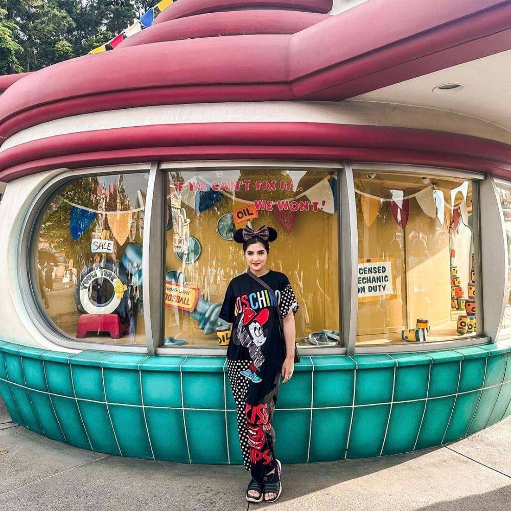 Mix and match long pants ala Ashanty (instagram.com/ashanty_ash)