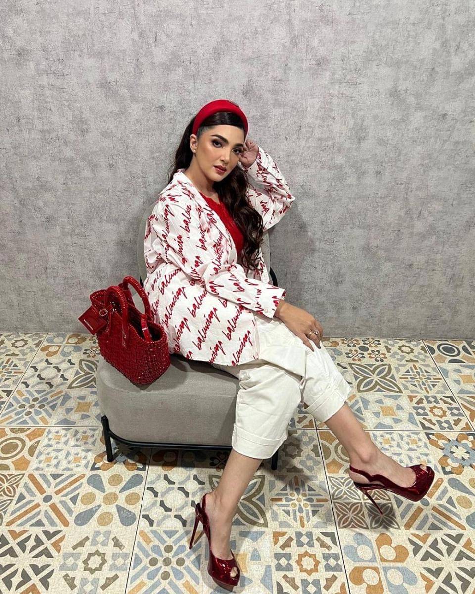 Mix and match long pants ala Ashanty (instagram.com/ashanty_ash)