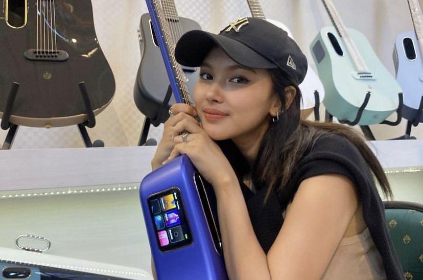 Profil Shakira Jasmine, Duet sama Ariel NOAH di Pestapora 2023