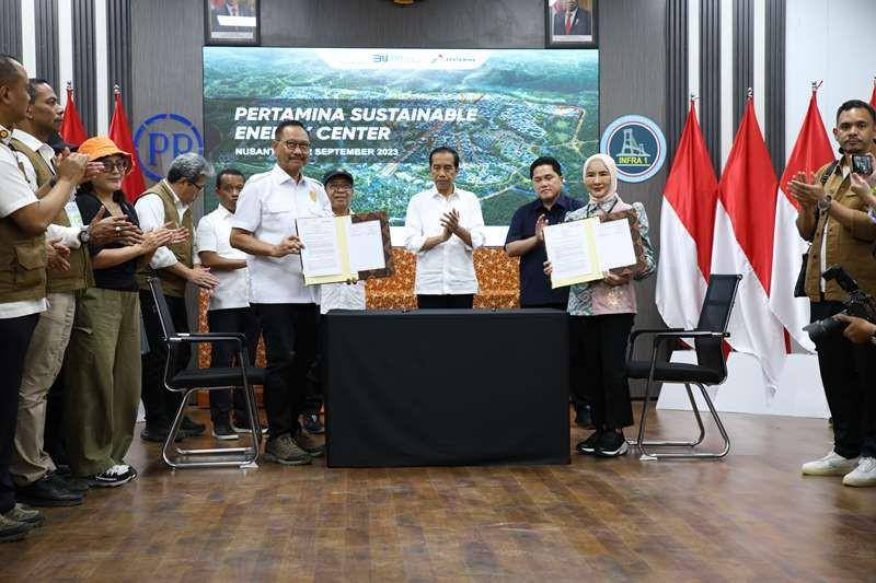 PT Pertamina (Persero) menandatangani MoU kerja sama dengan Badan Otorita Ibu Kota Nusantara (OIKN) dalam pengembangan sustainable energy center, Jumat (22/9/2023). Foto OIKN