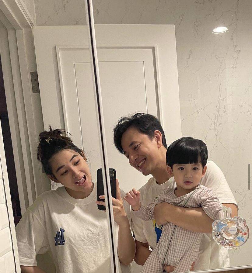 potret bahagia keluarga Billy Davidson dan Patricia Devina umumkan hamil anak kedua (Instagram.com/billydavidson_)