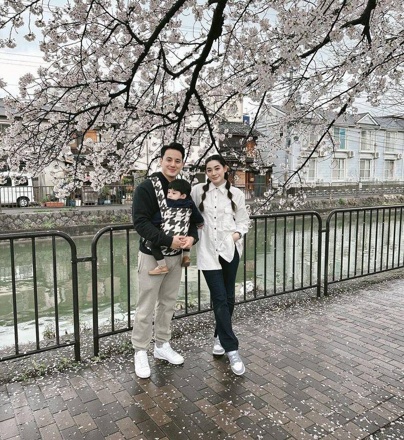 potret bahagia keluarga Billy Davidson dan Patricia Devina umumkan hamil anak kedua (Instagram.com/billydavidson_)