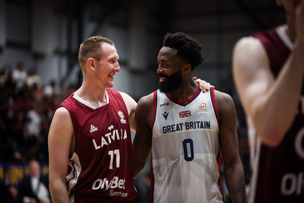 Rolands Smits (kiri) (fiba.basketball)