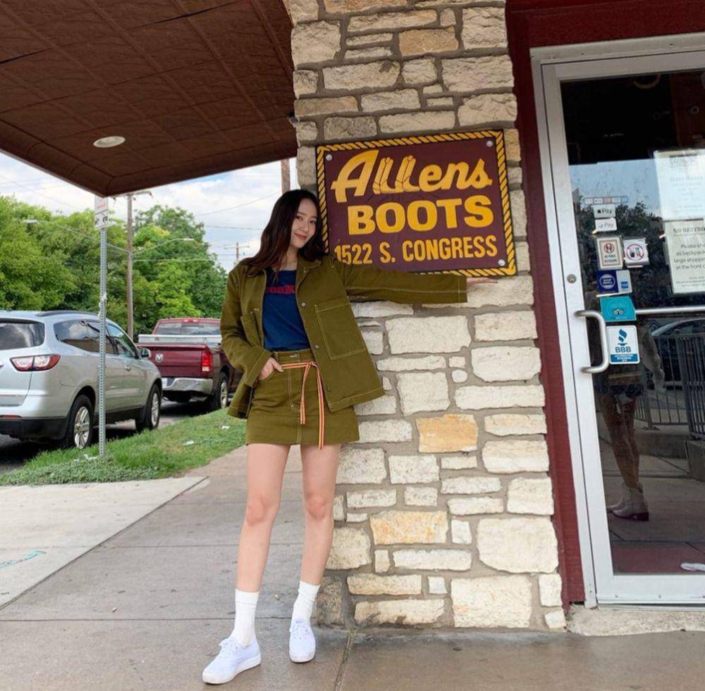 ide outfit Krystal Jung (instagram.com/vousmevoyez)