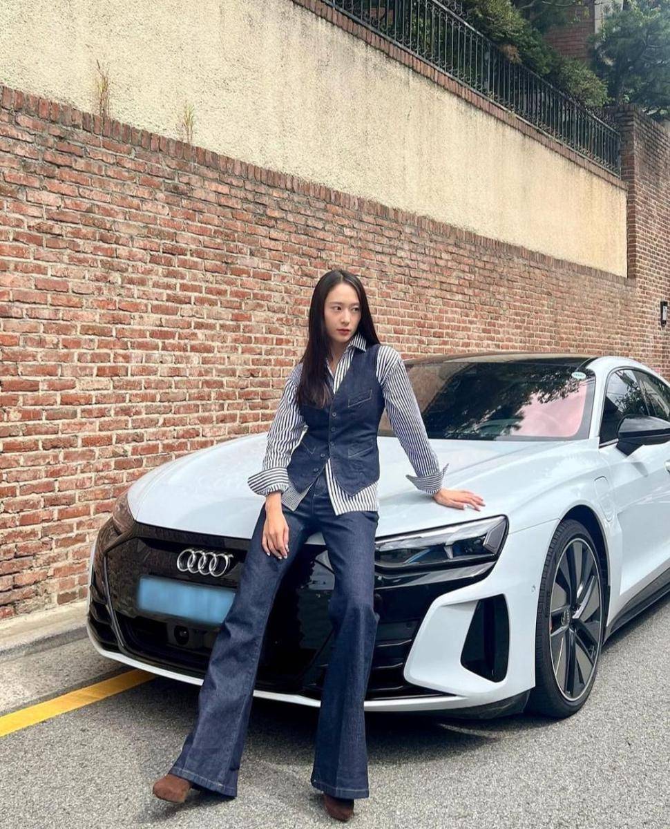 ide outfit Krystal Jung (instagram.com/vousmevoyez)
