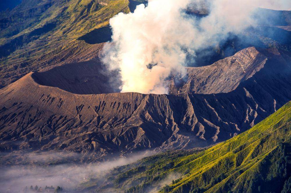 Gunung Bromo (freepik.com/tawatchai07)