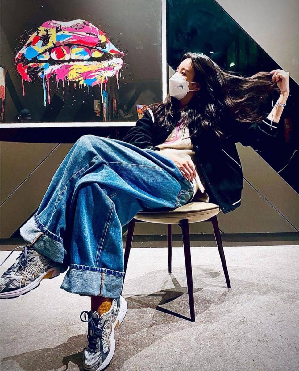 ide padu padan celana jeans ala Han Hyo Joo (instagram.com/hanhyojoo222)