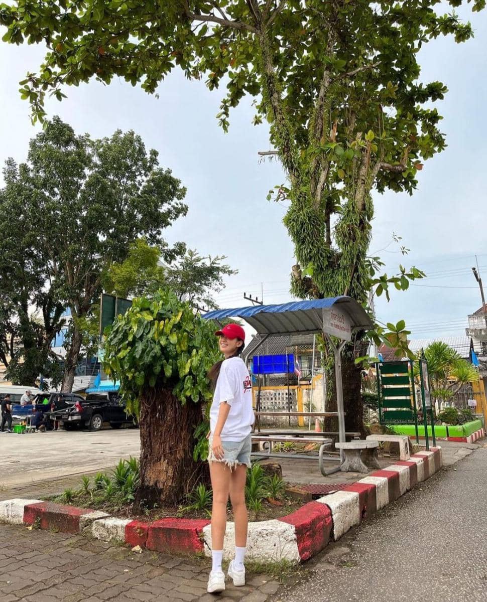 ide padu padan celana jeans ala Han Hyo Joo (instagram.com/hanhyojoo222)