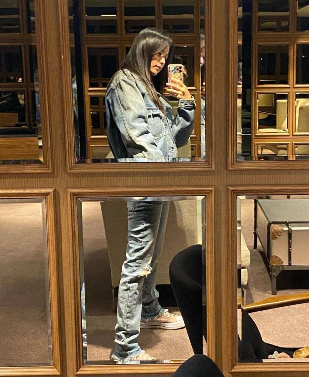 ide padu padan celana jeans ala Han Hyo Joo (instagram.com/hanhyojoo222)