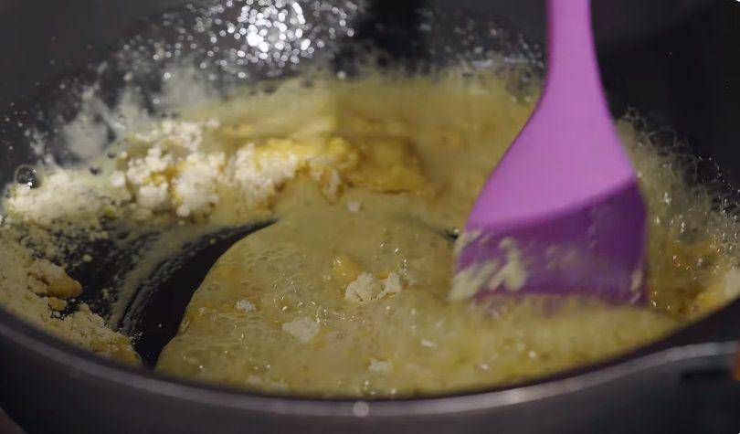 ilustrasi besan ka halwa (YouTube.com/Sanjeev Kapoor Khazana)