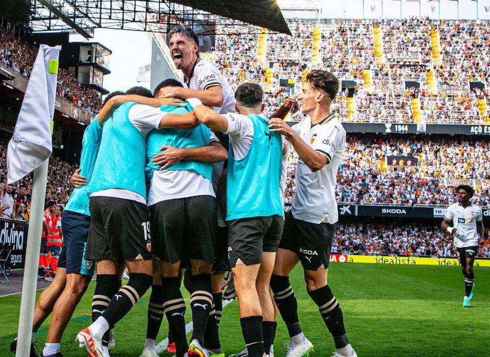 Pemain Valencia saat merayakan gol. (instagram.com/valenciacf)