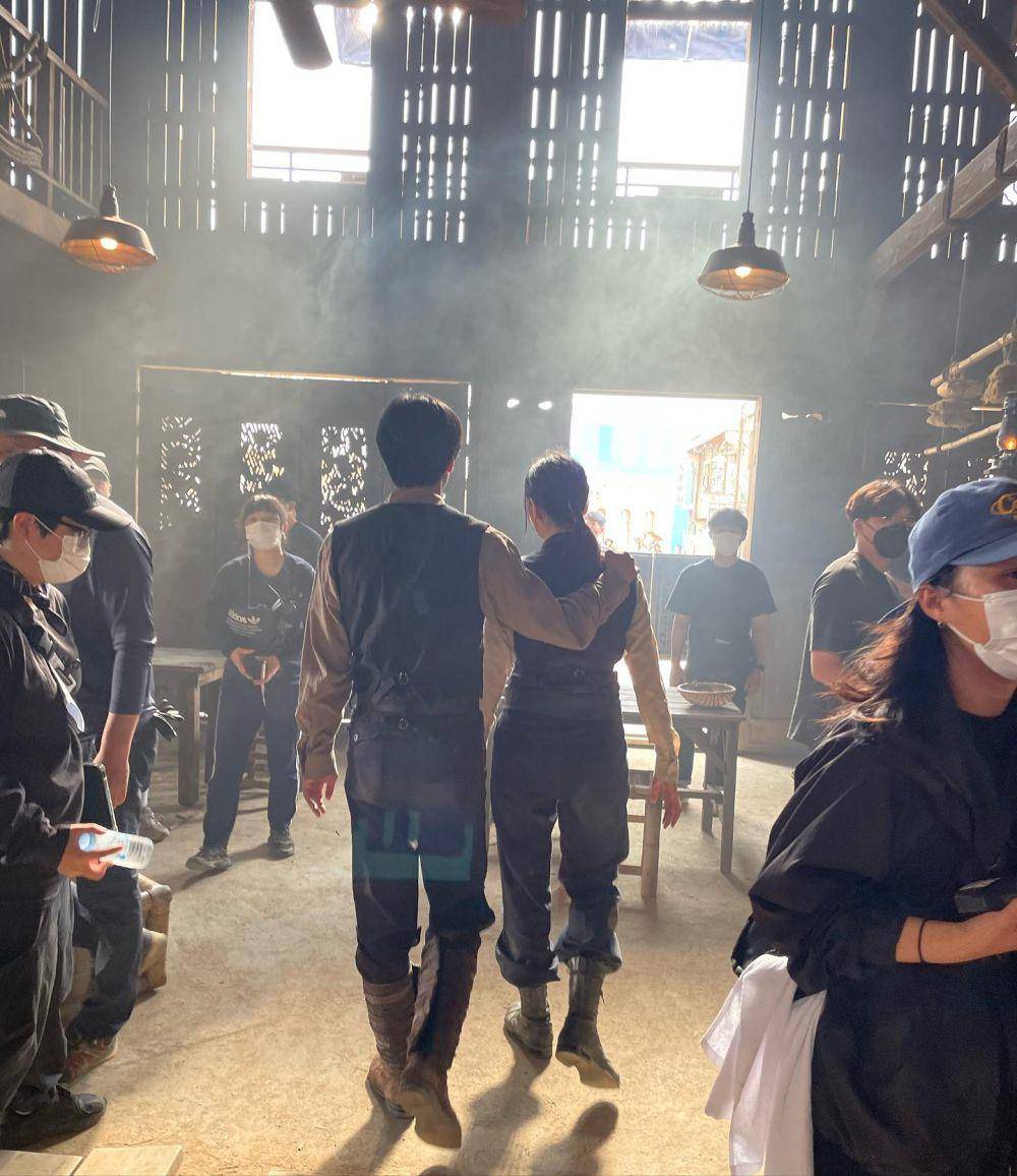 potret di balik layar drama Song of the Bandits (instagram.com/holly608)