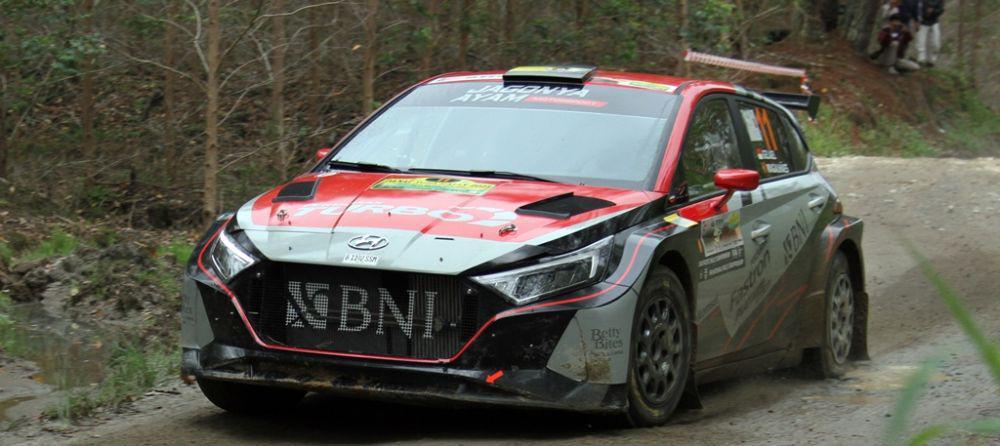 Sean Gelael Tercepat di Super SS Kaldera Danau Toba APRC 2023