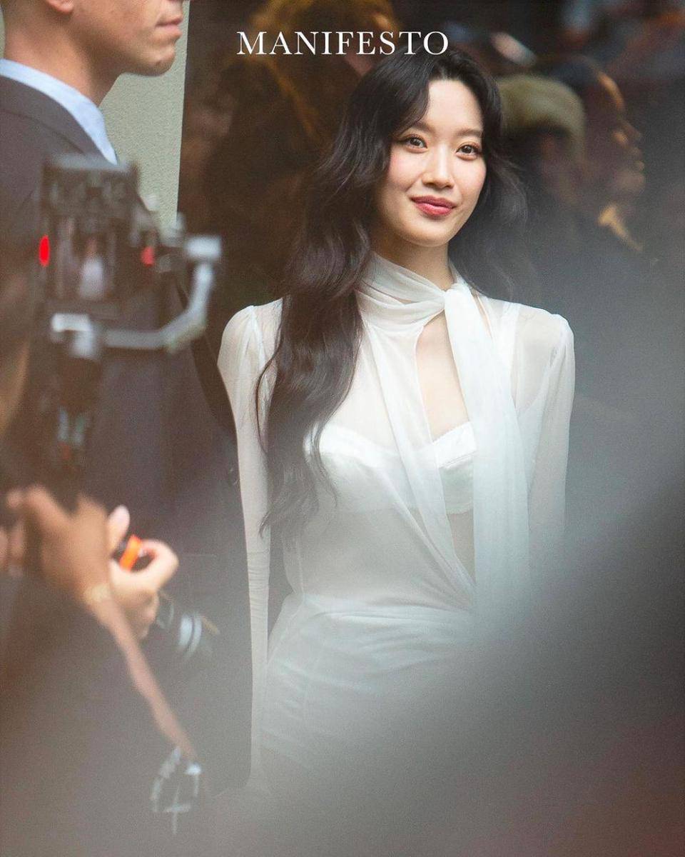 Moon Ga Young di acara Dolce Gabbana SS24 (instagram.com/manifestomedia)