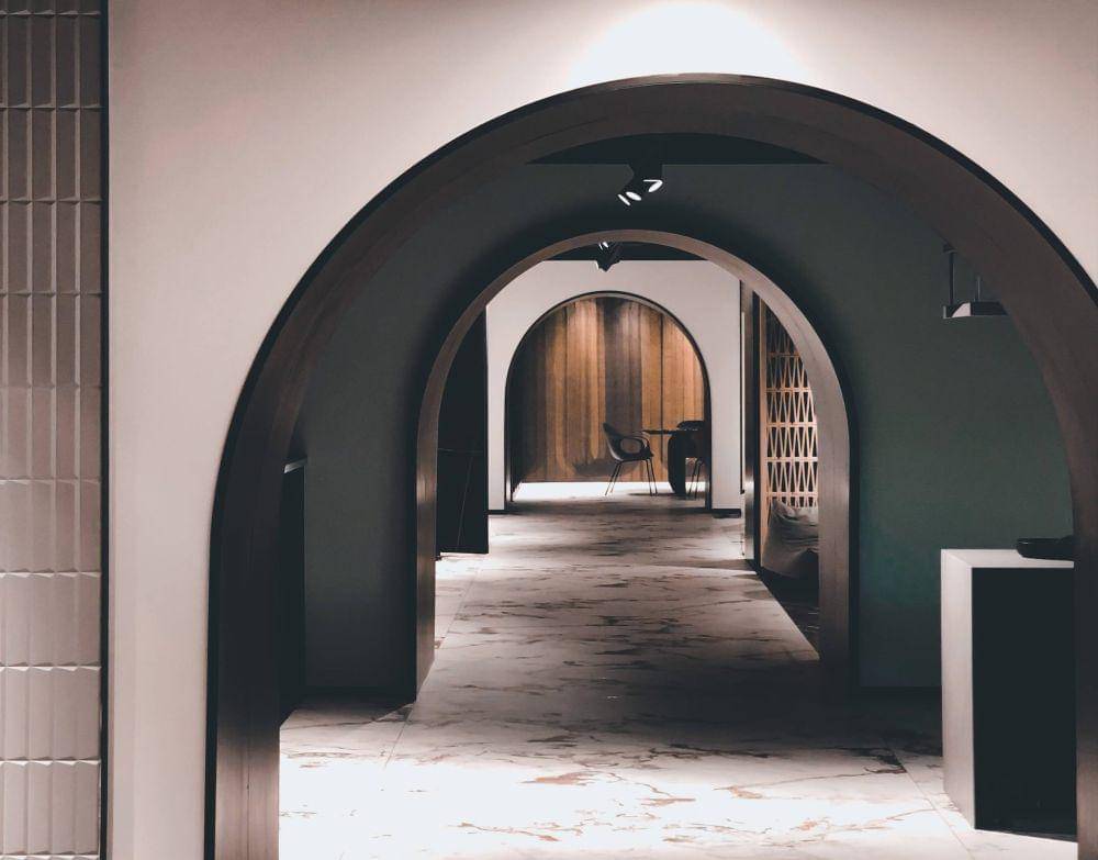 ilustrasi bukaan melengkung (unsplash.com/Alexandru Ionescu)