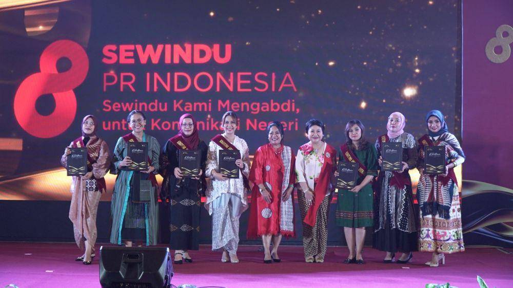 Plt Kepala Departemen Komunikasi Perusahaan PT Pegadaian Riana Rifani berhasil mendapat penghargaan Top 50 Kartini Humas Indonesia. (Dok. Pegadaian)