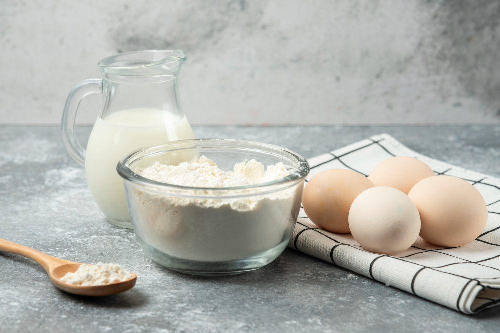 ilustrasi bahan membuat pandan castella cake (freepik.com/azerbaijan_stockers)