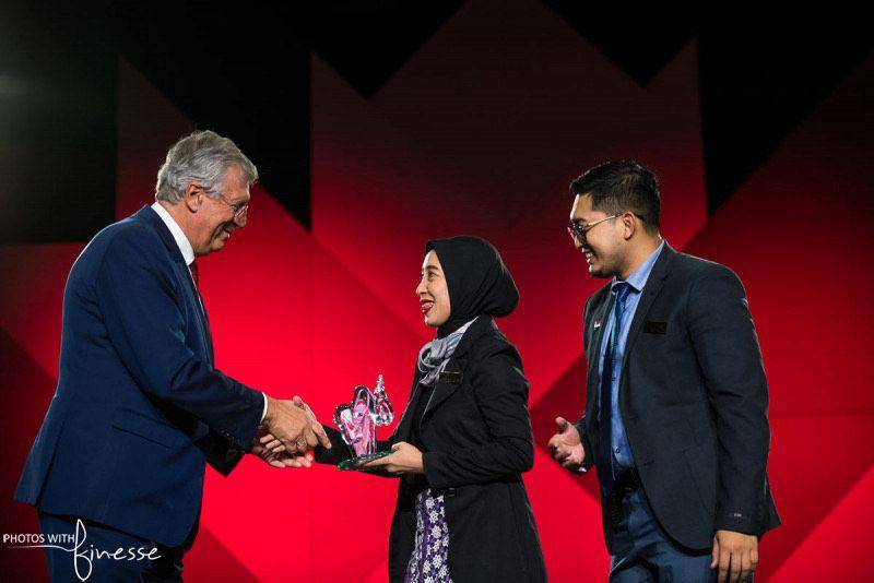 Kilang Pertamina Plaju didapuk sebagai Winner di ajang World Petroleum Council (WPC) Excellence Awards 2023 pada kategori Social Responsibility, yang diselenggarakan di Calgary, Kanada, (21/9/2023). (Dok. Pertamina)
