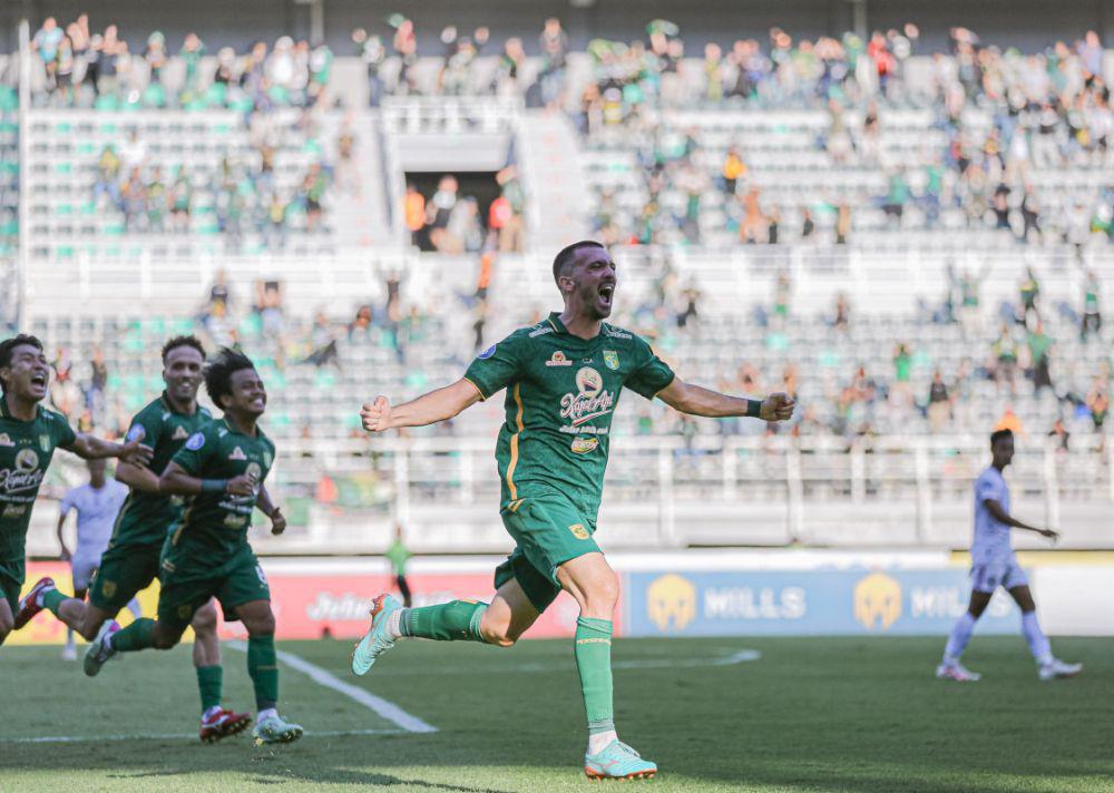 Ricuh Stadion Gelora Joko Samudro, Persebaya Pilih Pulang ke GBT