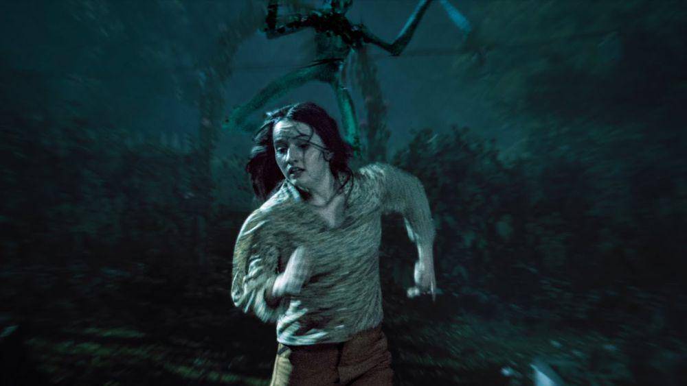 Kaitlyn Dever dalam film No One Will Save You. (dok. 20th Century Studios/No One Will Save You)