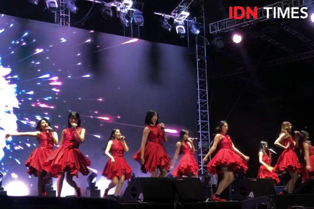 penampilan JKT48 di Pestapora 2023 pada Minggu (23/9/2023) (IDN Times/Elizabeth Chiquita)