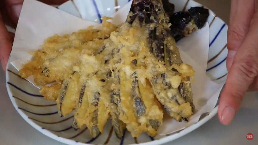 ilustrasi tempura terong (YouTube.com/TOKYO KITCHEN)