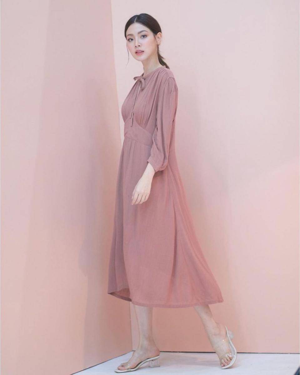 inspirasi dress polos ala Baifern Pimchanok (instagram.com/baifernbah)