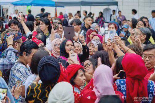 Ikke di Pesta Rakyat (Instagram.com/ikkenurjanah0518)