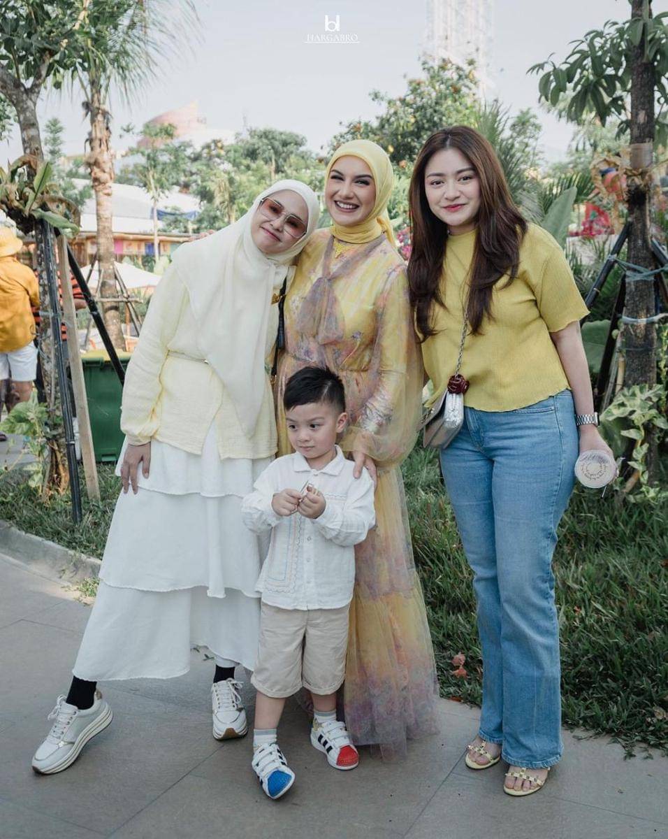 Gaya Artis di Ulang Tahun Anak Irish Bella (instagram.com/_irishbella_)